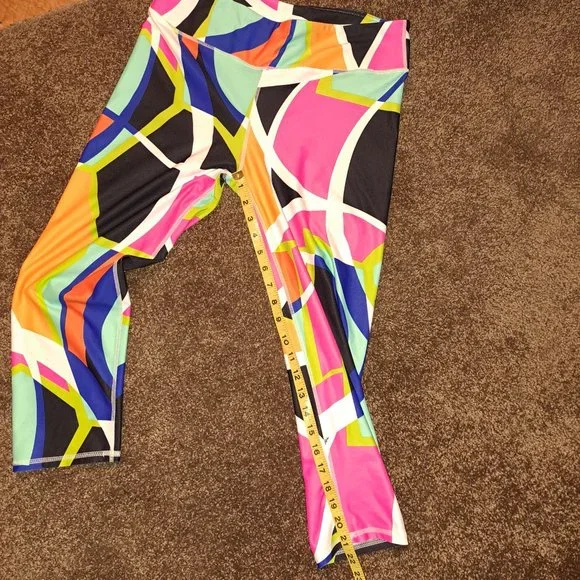 Fabletics Powerhold Salar Capri Women's Large Colorful 80's Print - Picture 4 of 9